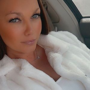 Meet your Posher, Joy